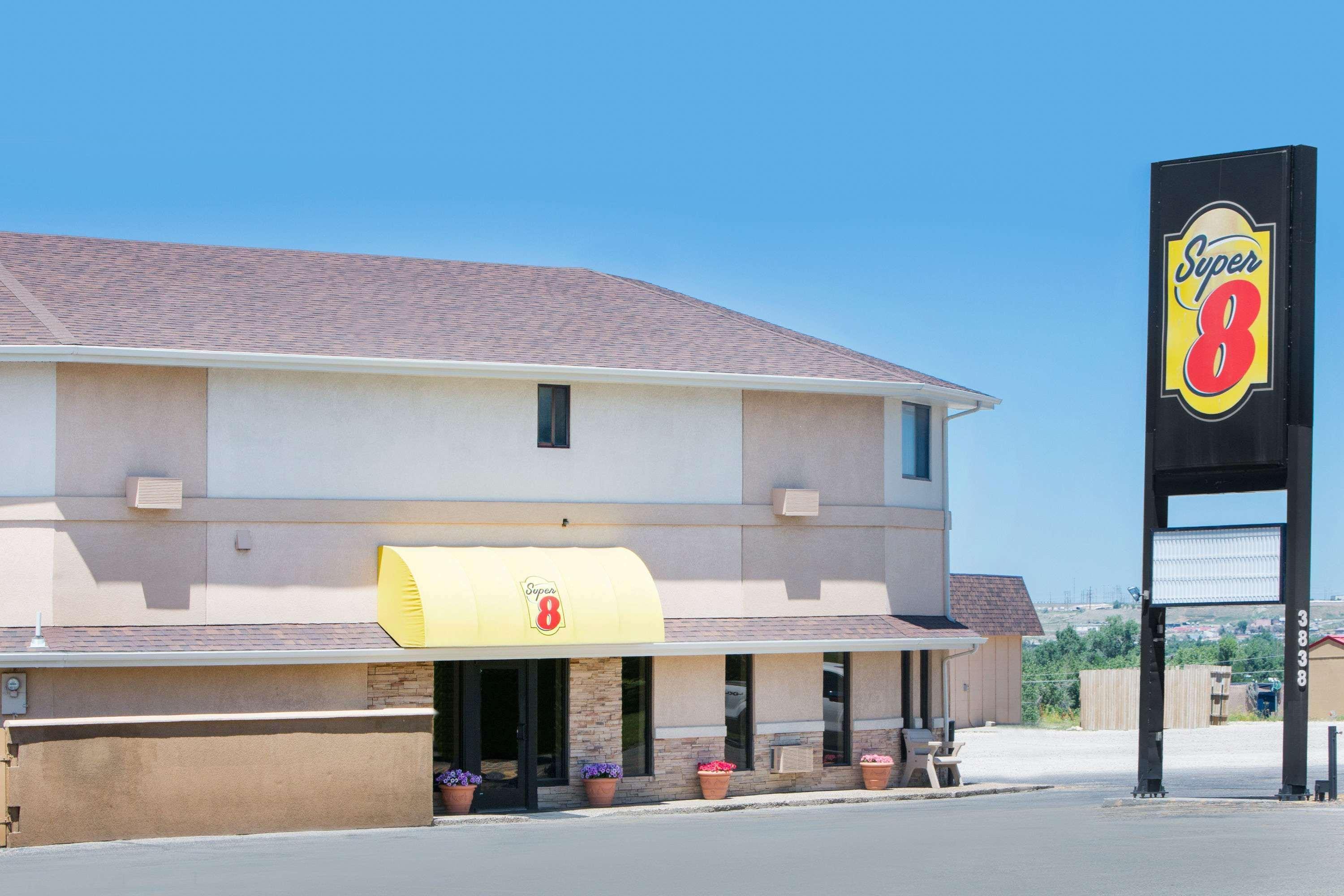 Super 8 By Wyndham Casper West By The River Motel Exterior photo