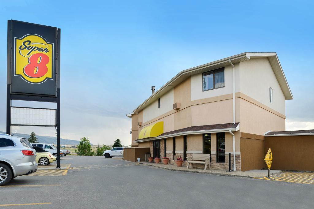 Super 8 By Wyndham Casper West By The River Motel Exterior photo